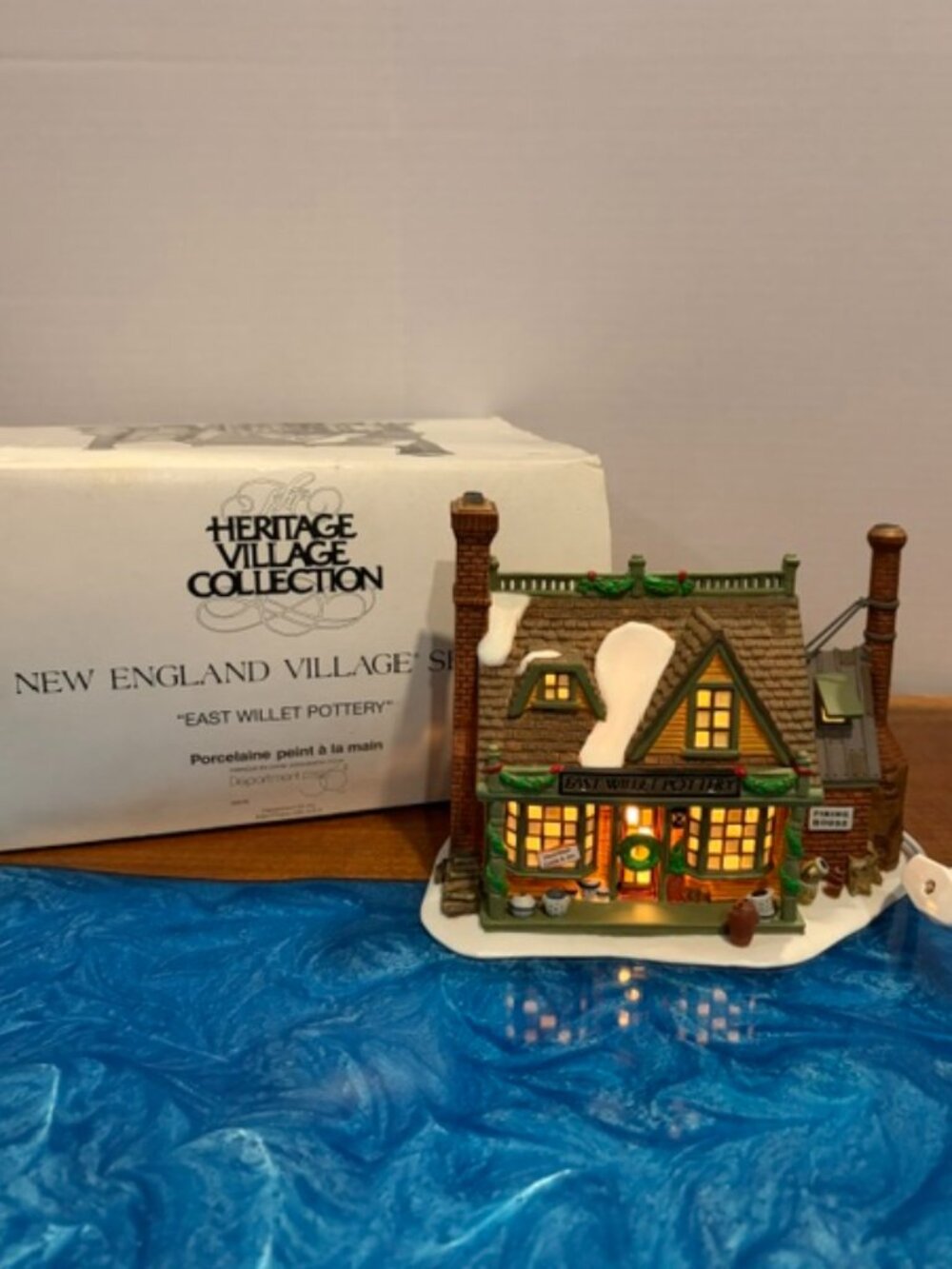 Dept 56 New England Village East Willet Pottery #56578 with Box